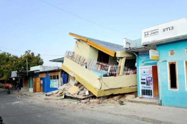 Pasca Gempa NTT, Kemenpar Evakuasi Tamu Hotel Labuan Bajo dan 986 Wisatawan di Pulau Padar Pasca Gempa NTT, Kemenpar Evakuasi Tamu Hotel Labuan Bajo dan 986 Wisatawan di Pulau Padar