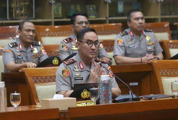 Fit and Proper Test Calon Kapolri Komjen Suyudi Berlangsung Cepat, Ini Penjelasan DPR Fit and Proper Test Calon Kapolri Komjen Suyudi Berlangsung Cepat, Ini Penjelasan DPR