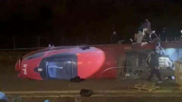 Kereta Cepat Tabrakan di Spanyol, 24 Orang Tewas Kereta Cepat Tabrakan di Spanyol, 24 Orang Tewas