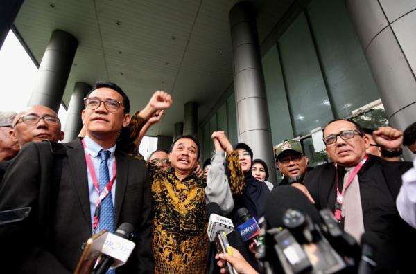 PN Jaktim Tetapkan Susunan Majelis Hakim Perkara Roy Suryo dan Dokter Tifa PN Jaktim Tetapkan Susunan Majelis Hakim Perkara Roy Suryo dan Dokter Tifa