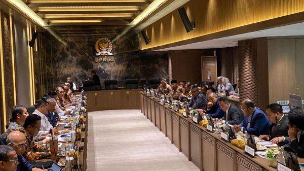 Rapat Bersama DPR, Pemerintah Tambah Dana Subsidi Kapal Perintis Rapat Bersama DPR, Pemerintah Tambah Dana Subsidi Kapal Perintis
