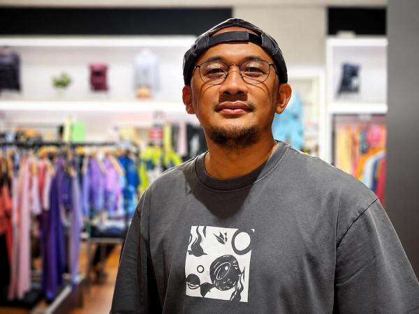 Hanung Bramantyo Bawa Anak ke Psikolog usai Jadi Saksi Penganiayaan Hanung Bramantyo Bawa Anak ke Psikolog usai Jadi Saksi Penganiayaan