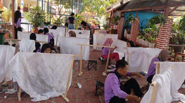 Jamkrindo Bangun Rantai Nilai Usaha Batik Dorong Kemandirian Disabilitas Jamkrindo Bangun Rantai Nilai Usaha Batik Dorong Kemandirian Disabilitas