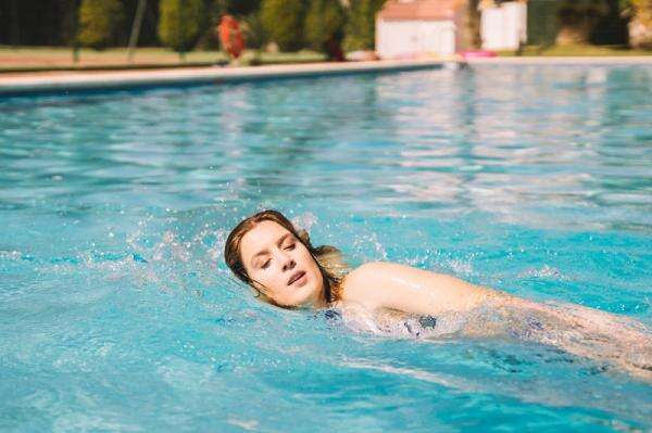 Ingin Berenang saat Haid? Ini yang Harus Kamu Lakukan Ingin Berenang saat Haid? Ini yang Harus Kamu Lakukan