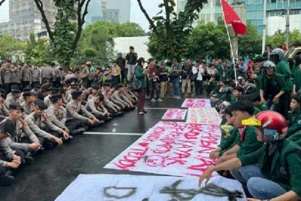 Soal Isu Unjuk Rasa, Komdigi: Penyebaran Informasi Tak Sesuai Fakta Bisa Ganggu Ketertiban Soal Isu Unjuk Rasa, Komdigi: Penyebaran Informasi Tak Sesuai Fakta Bisa Ganggu Ketertiban