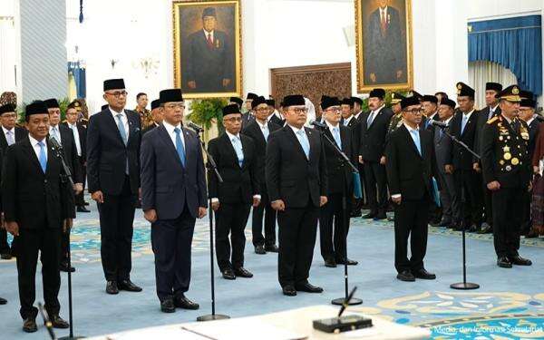 Ini Deretan Menteri dan Pejabat yang Baru Dilantik Prabowo Ini Deretan Menteri dan Pejabat yang Baru Dilantik Prabowo