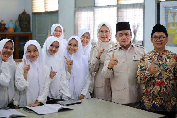 Cegah Aksi Predator Anak di Madrasah, Wamenag Minta Pasang CCTV di Titik Rawan Cegah Aksi Predator Anak di Madrasah, Wamenag Minta Pasang CCTV di Titik Rawan