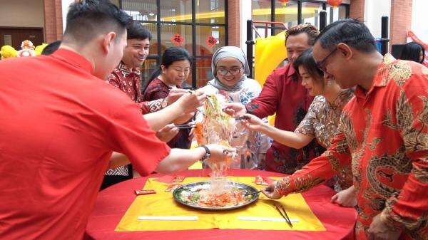 Rayakan Tahun Baru Lunar 2025, Sampoerna Academy Medan Cipto Pamerkan Hasil Karya Siswa Tingkat ELC Rayakan Tahun Baru Lunar 2025, Sampoerna Academy Medan Cipto Pamerkan Hasil Karya Siswa Tingkat ELC