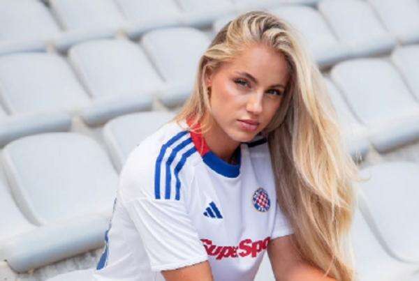 Pesepak Bola Tercantik di Dunia Tinggalkan Amerika, Pulang Kampung ke Kroasia Pesepak Bola Tercantik di Dunia Tinggalkan Amerika, Pulang Kampung ke Kroasia