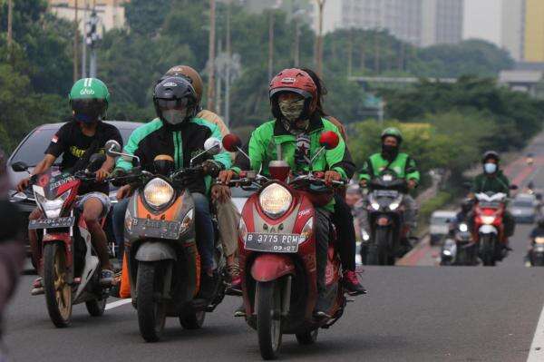 Kemenhub Bakal Bagi Tanggung Jawab Driver Ojol dan Aplikator dalam Revisi UU LLAJ Kemenhub Bakal Bagi Tanggung Jawab Driver Ojol dan Aplikator dalam Revisi UU LLAJ