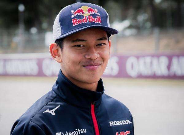 Klasemen Sementara Rookie Moto3 2026 Setelah Brian Uriarte Didiskualifikasi: Veda Ega Pratama di Puncak! Klasemen Sementara Rookie Moto3 2026 Setelah Brian Uriarte Didiskualifikasi: Veda Ega Pratama di Puncak!