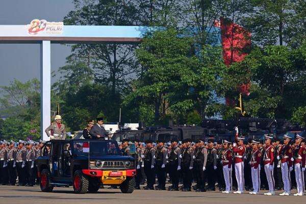 Momen Keseruan Hari Bhayangkara ke-80, Diwarnai Ledakan hingga Defile Lintas Masyarakat Momen Keseruan Hari Bhayangkara ke-80, Diwarnai Ledakan hingga Defile Lintas Masyarakat