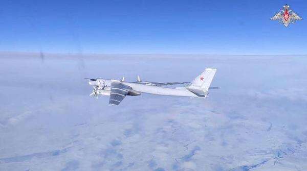 Pesawat Pengebom Strategis Rusia Tu-95 Jatuh, 6 Kru Tewas Pesawat Pengebom Strategis Rusia Tu-95 Jatuh, 6 Kru Tewas