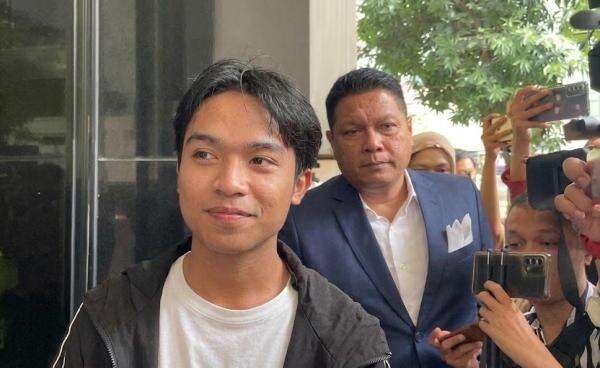Betrand Peto Jalani Pemeriksaan di Polda Metro Jaya Terkait Dugaan Kekerasan Seksual terhadap ANW Betrand Peto Jalani Pemeriksaan di Polda Metro Jaya Terkait Dugaan Kekerasan Seksual terhadap ANW
