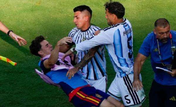 FIFA Bertindak! Argentina Terancam Hukuman Berat usai Ricuh di Final Piala Dunia 2026 FIFA Bertindak! Argentina Terancam Hukuman Berat usai Ricuh di Final Piala Dunia 2026