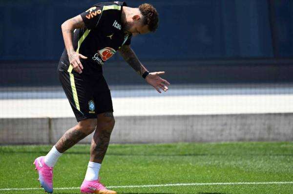 Neymar Kembali Latihan Bareng Timnas Brasil, Siap Comeback? Neymar Kembali Latihan Bareng Timnas Brasil, Siap Comeback?