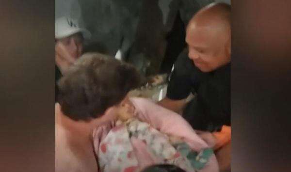 Viral!Bayi Berusia 18 Hari Selamat setelah 32 Jam Tertimbun di Reruntuhan Gempa Dahsyat Venezuela Viral!Bayi Berusia 18 Hari Selamat setelah 32 Jam Tertimbun di Reruntuhan Gempa Dahsyat Venezuela