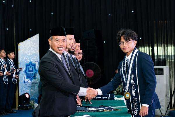 Diterima di ITB, Siswa MAN IC Serpong Pecahkan Rekor Nasional Skor PK UTBK 2026 Diterima di ITB, Siswa MAN IC Serpong Pecahkan Rekor Nasional Skor PK UTBK 2026