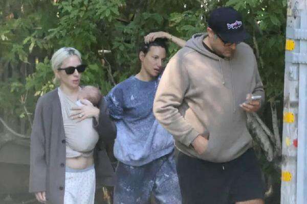 Lady Gaga Ungkap Nama Anak Pertamanya, Terinspirasi Lagu La Vie En Rose Lady Gaga Ungkap Nama Anak Pertamanya, Terinspirasi Lagu La Vie En Rose