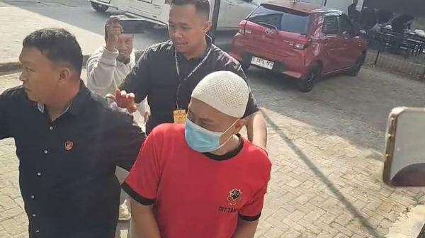 Penampakan Taufik Hidayat Jelang Rekonstruksi Kasus Penyekapan dan Penganiayaan di Bandung Penampakan Taufik Hidayat Jelang Rekonstruksi Kasus Penyekapan dan Penganiayaan di Bandung