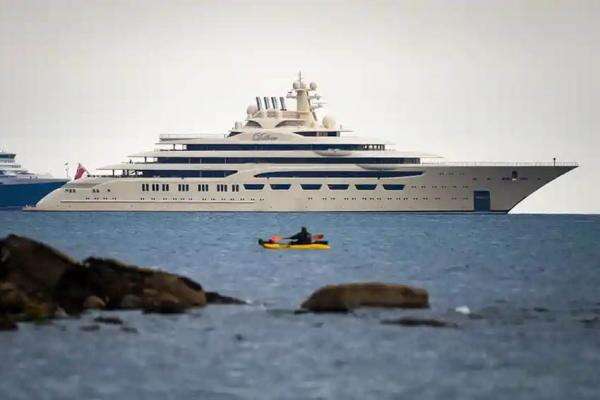 Italia Boncos, Bayar Rp500 Juta per Hari Cuma Buat Parkir Superyacht Sitaan Milik Miliarder Rusia Italia Boncos, Bayar Rp500 Juta per Hari Cuma Buat Parkir Superyacht Sitaan Milik Miliarder Rusia
