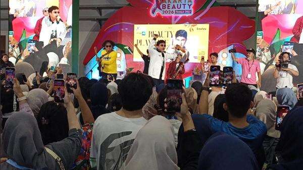 Aldi Taher Bikin Heboh Hari Ketiga JakartaXBeauty, Bagikan Goodie Bag Soulyu Aldi Taher Bikin Heboh Hari Ketiga JakartaXBeauty, Bagikan Goodie Bag Soulyu