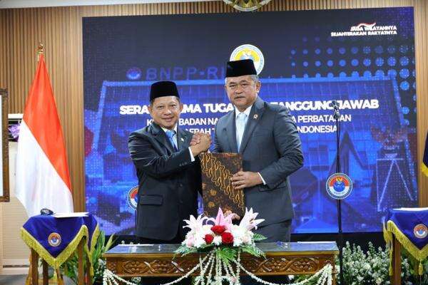 Kepala BNPPDT Komitmen Lanjutkan Pembangunan di Perbatasan dan Daerah Terpencil Kepala BNPPDT Komitmen Lanjutkan Pembangunan di Perbatasan dan Daerah Terpencil