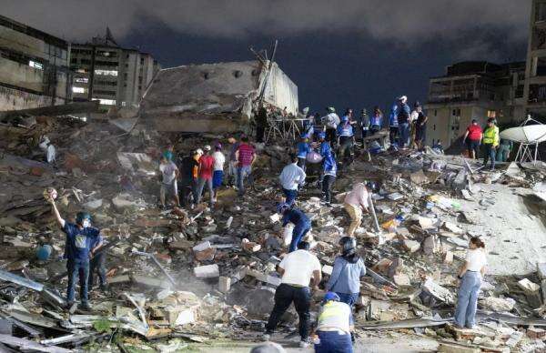 Dramatis, Korban Gempa Venezuela Dievakuasi Hidup-hidup Setelah 8 Hari Tertimbun Dramatis, Korban Gempa Venezuela Dievakuasi Hidup-hidup Setelah 8 Hari Tertimbun