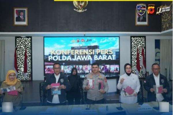 Polda Jabar Bongkar Kasus Pornografi Anak Pakai AI di Ruang Digital, 8 Pelaku Ditangkap Polda Jabar Bongkar Kasus Pornografi Anak Pakai AI di Ruang Digital, 8 Pelaku Ditangkap