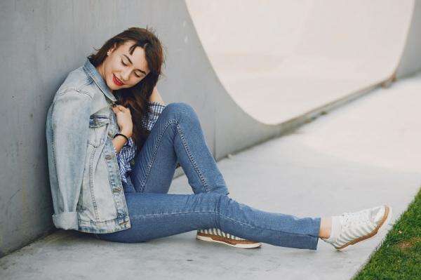 3 Pilihan Celana Jeans Brand Lokal ala Valerie dan Veronika Twins 3 Pilihan Celana Jeans Brand Lokal ala Valerie dan Veronika Twins
