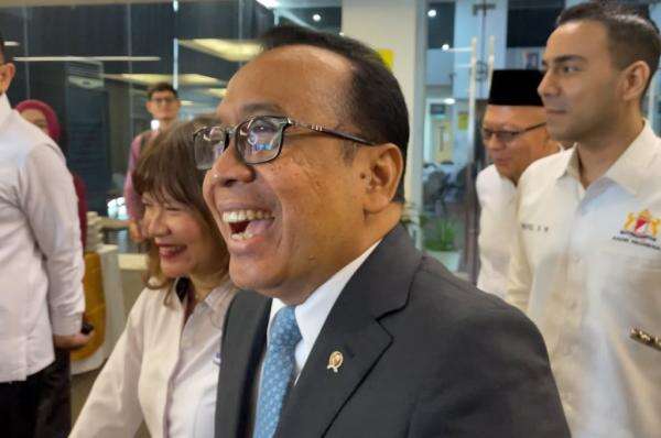 Menko PMK Pratikno Tertawa Respons Isu Kena Reshuffle: Ada-Ada Aja Kamu Menko PMK Pratikno Tertawa Respons Isu Kena Reshuffle: Ada-Ada Aja Kamu