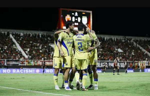 Persib Bandung Pasang Target Mengejutkan di Piala Presiden 2026 Persib Bandung Pasang Target Mengejutkan di Piala Presiden 2026