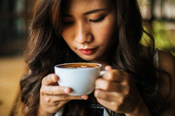 Mitos atau Fakta: Kopi Bisa Bikin Kulit Lebih Sehat? Mitos atau Fakta: Kopi Bisa Bikin Kulit Lebih Sehat?