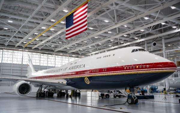 Trump Luncurkan Air Force One Baru, Pesawat Mewah Hadiah dari Qatar Trump Luncurkan Air Force One Baru, Pesawat Mewah Hadiah dari Qatar