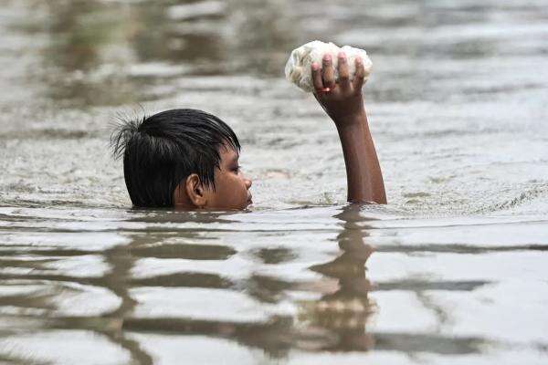 12 Tewas, 8 Orang Hilang Akibat Banjir dan Tanah Longsor di Filipina 12 Tewas, 8 Orang Hilang Akibat Banjir dan Tanah Longsor di Filipina