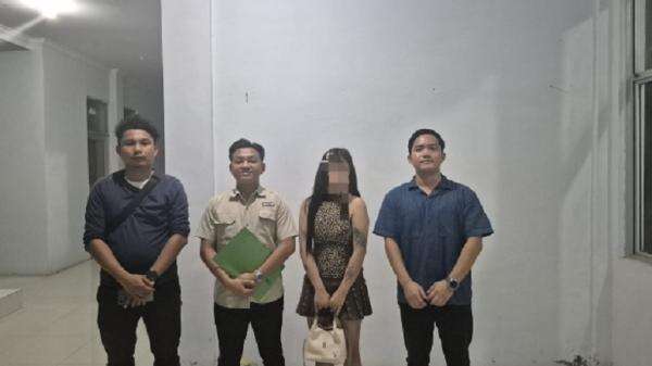 Pelarian DPO Kasus TPPO Berakhir, Ditangkap Tim Tabur Kejari Batam di Klub Malam Pelarian DPO Kasus TPPO Berakhir, Ditangkap Tim Tabur Kejari Batam di Klub Malam