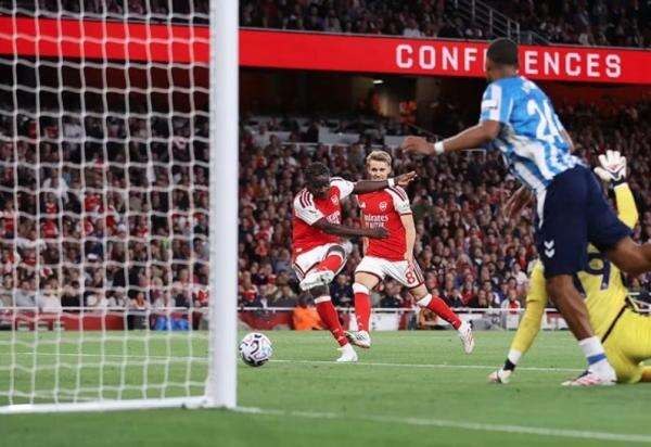 Liga Inggris Dimulai, Arsenal Tancap Gas Menang 3-0 Liga Inggris Dimulai, Arsenal Tancap Gas Menang 3-0