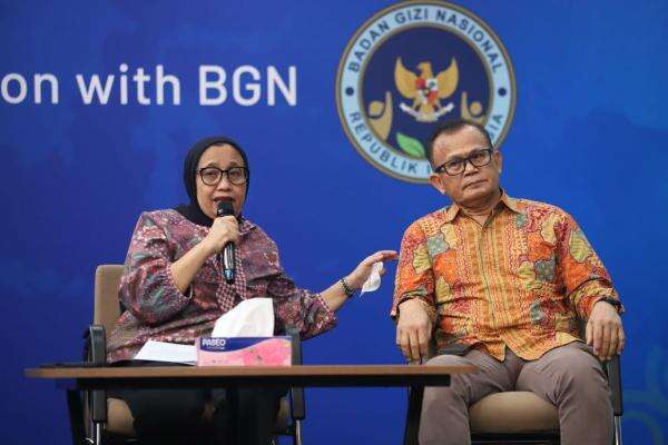Prabowo Minta Nanik Tetap Awasi BGN meski Mengundurkan Diri Prabowo Minta Nanik Tetap Awasi BGN meski Mengundurkan Diri