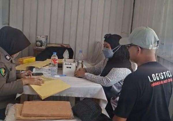 Keluarga Berharap Yudistiro Pranoto, 4 Jurnalis, Kru Kapal, dan Pemandu Selamat Keluarga Berharap Yudistiro Pranoto, 4 Jurnalis, Kru Kapal, dan Pemandu Selamat