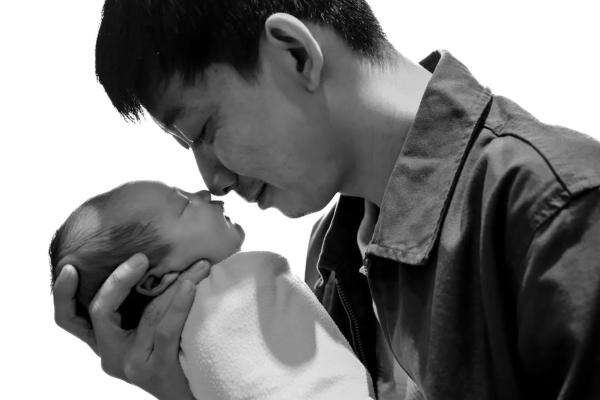 Yono Bakrie Resmi Jadi Ayah, Bagikan Momen Kelahiran Anak Pertama Yono Bakrie Resmi Jadi Ayah, Bagikan Momen Kelahiran Anak Pertama