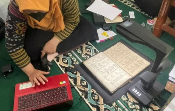 Dari Kertas Rapuh ke Warisan Abadi: Misi Penyelamatan 23 Naskah Kuno Islam di Pemalang Dari Kertas Rapuh ke Warisan Abadi: Misi Penyelamatan 23 Naskah Kuno Islam di Pemalang