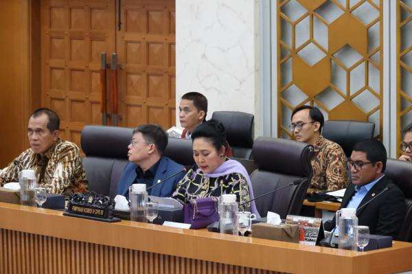 Komisi IV DPR Aklamasi Apresiasi Keberhasilan Swasembada 8 Komoditas Pangan Komisi IV DPR Aklamasi Apresiasi Keberhasilan Swasembada 8 Komoditas Pangan