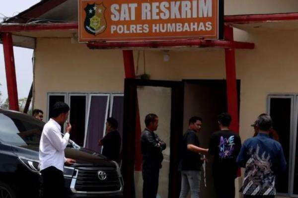 Motif Perusakan 13 Rumah Warga di Humbahas, Diduga terkait Sengketa Lahan 2 Keluarga Motif Perusakan 13 Rumah Warga di Humbahas, Diduga terkait Sengketa Lahan 2 Keluarga