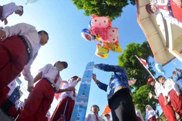 Pramono Perbolehkan ASN Jakarta Masuk Telat untuk Antar Anak Sekolah, Berlaku hingga 15 Juli 2026 Pramono Perbolehkan ASN Jakarta Masuk Telat untuk Antar Anak Sekolah, Berlaku hingga 15 Juli 2026