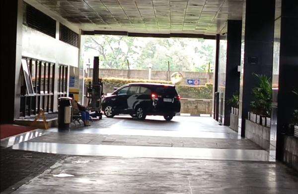 Bupati Langkat Syah Afandin Tiba di KPK usai Kena OTT Bupati Langkat Syah Afandin Tiba di KPK usai Kena OTT