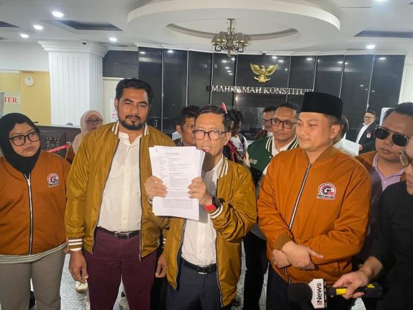 Relawan Militan Gibran 08 Nusantara Sebut Denny Indrayana Ingin Lengserkan Gibran Relawan Militan Gibran 08 Nusantara Sebut Denny Indrayana Ingin Lengserkan Gibran