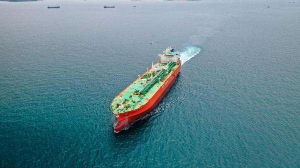 Kisah Pelaut PIS Antarkan Energi: Diterjang Ombak 9 Meter hingga Ancaman Perompak Kisah Pelaut PIS Antarkan Energi: Diterjang Ombak 9 Meter hingga Ancaman Perompak