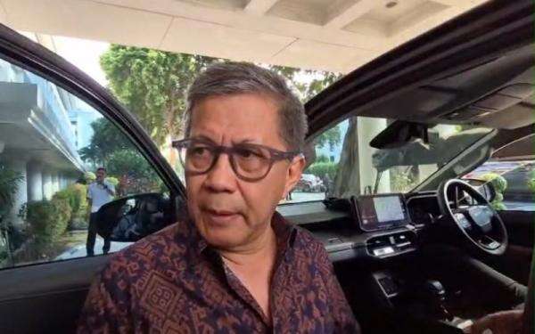 Rocky Gerung Hadiri Rapat Perdana Wantimpres, Ini yang Dibahas Rocky Gerung Hadiri Rapat Perdana Wantimpres, Ini yang Dibahas