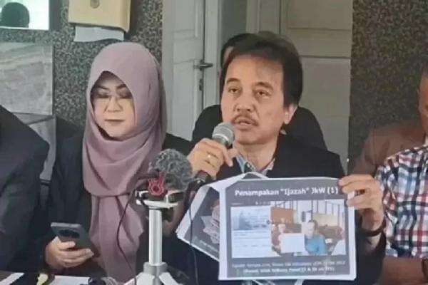 Protes Penangkapan Roy Suryo dan Dokter Tifa, Ahmad Khozinudin Bandingkan Silfester Matutina yang Tak Kunjung Dieksekusi Protes Penangkapan Roy Suryo dan Dokter Tifa, Ahmad Khozinudin Bandingkan Silfester Matutina yang Tak Kunjung Dieksekusi