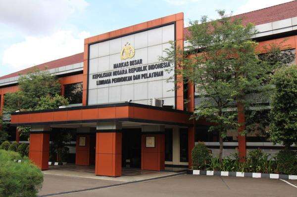 Mutasi Polri, 14 Kombes Pol Digeser ke Lemdiklat Mutasi Polri, 14 Kombes Pol Digeser ke Lemdiklat